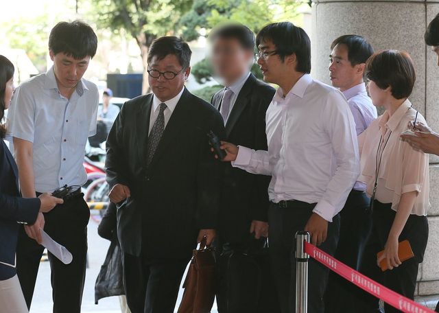 '여대생청부살해사건' 허위진단 발급 주치의 영장실질심사