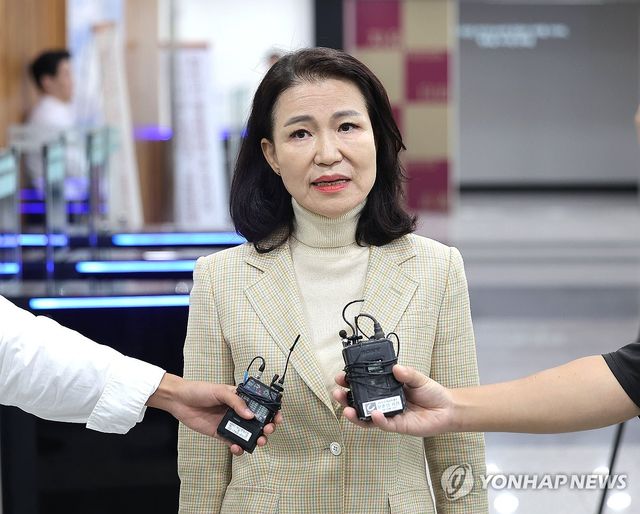 헌법소원 접수 후 발언하는 이진숙 전 방통위원장