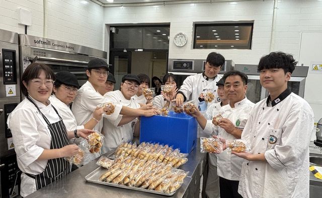 재소자에 전달한 빵 만드는 학생들