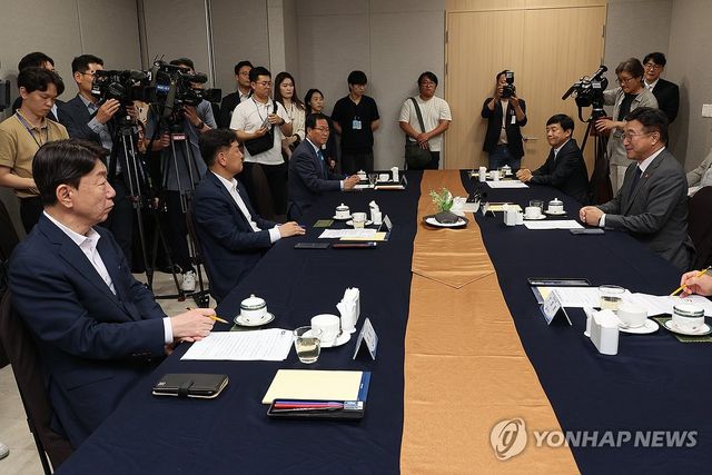 인사말하는 윤호중 행정안전부 장관