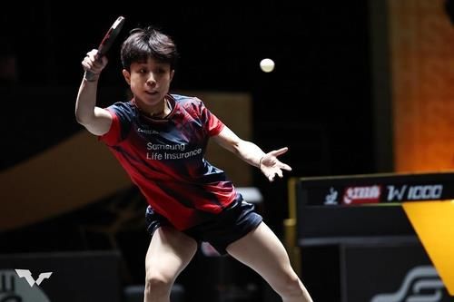 WTT 중국 스매시에 나선 주천희의 경기 장면 