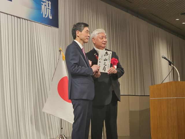 이 혁 주일 한국대사와 나카타니 겐 일본 방위상