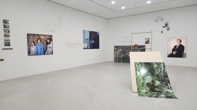 김옥선 개인전 '옥선 혜림 인선' 전시 전경