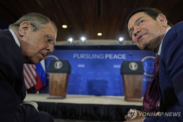 세르게이 라브로프 러시아 외무장관과 마코 루비오 미국 국무장관