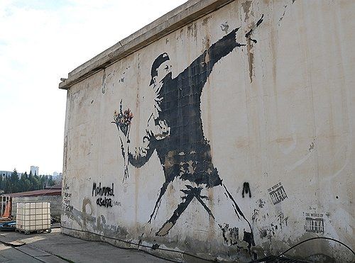 꽃을 던지는 사람