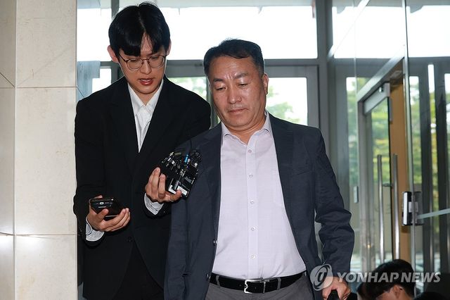 해병특검 피의자 조사 출석하는 김계환 전 해병대사령관