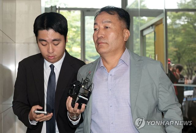 특검 출석하는 김계환 전 해병대 사령관
