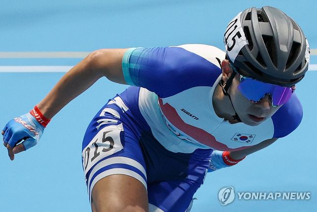 레이스 펼치는 정철원