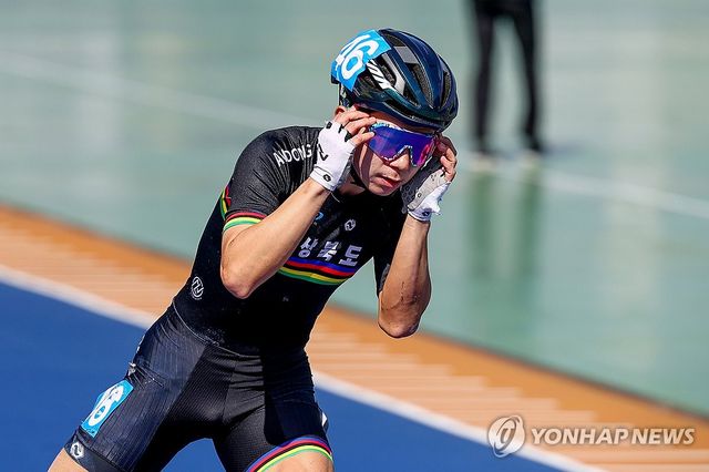 부상에도 경기 이어가는 정철원