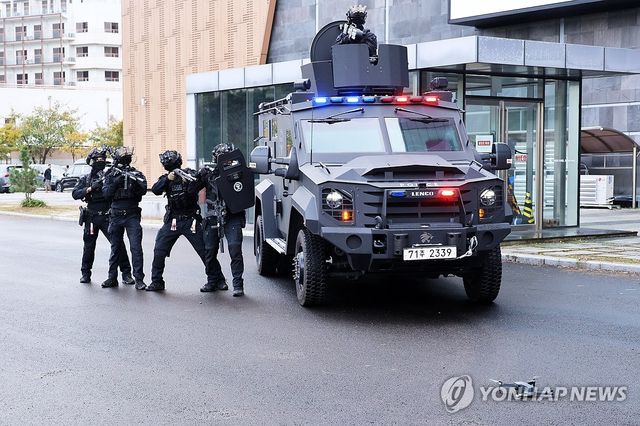 땅에 떨어진 드론