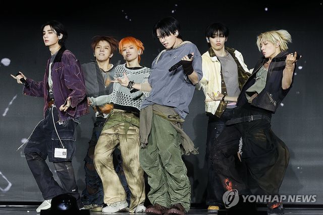 보이넥스트도어 컴백, 타이틀곡 '헐리우드 액션'