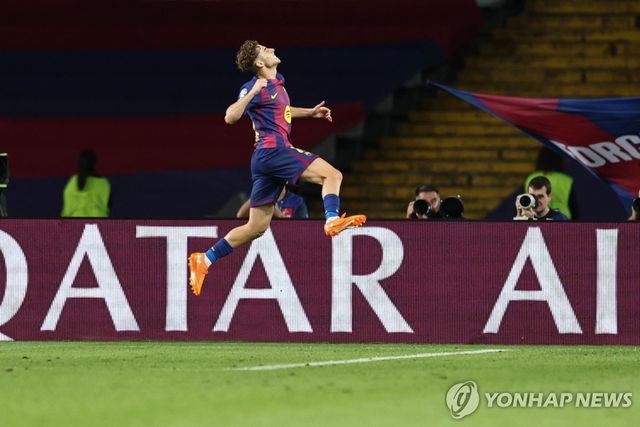 득점을 기뻐하는 페르민 로페스