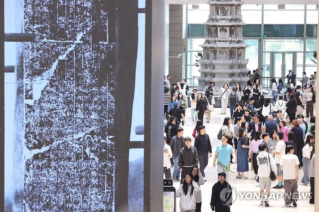 북적이는 국립중앙박물관