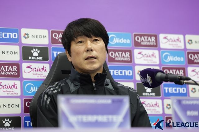 기자회견하는 울산 노상래 감독대행