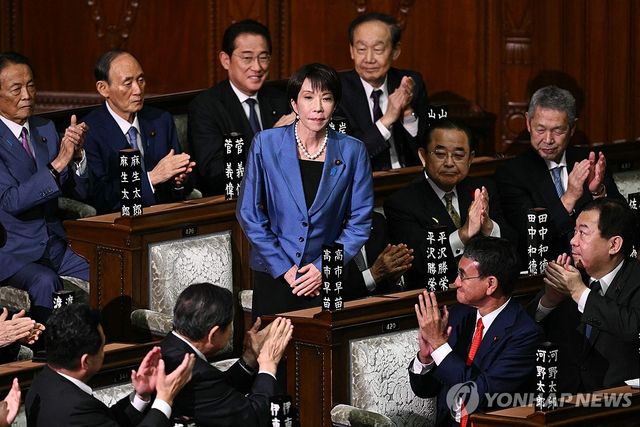 다카이치 사나에, 일본 첫 女총리 됐다…오늘 새 내각 출범