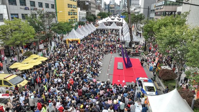 지난해 양천가족 거리축제의 동춘서커스 모습