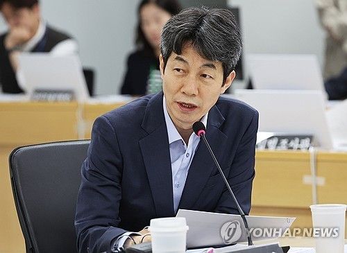 질의하는 윤건영 의원