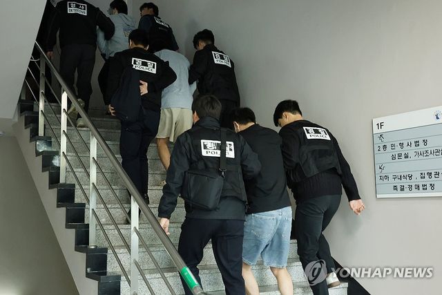 영장실질심사 출석하는 캄보디아 송환 피의자들