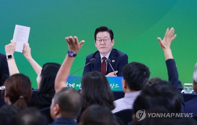 질문받는 이재명 대통령