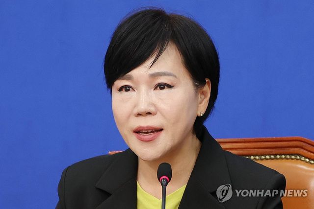 발언하는 전현희 수석최고위원