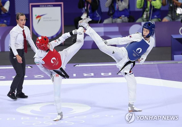 결승 대결 펼치는 김유진