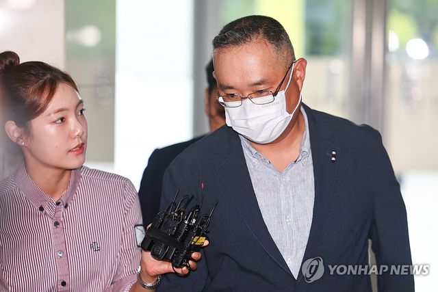 특검 피의자 조사 출석하는 최진규 전 해병 11포병대대장