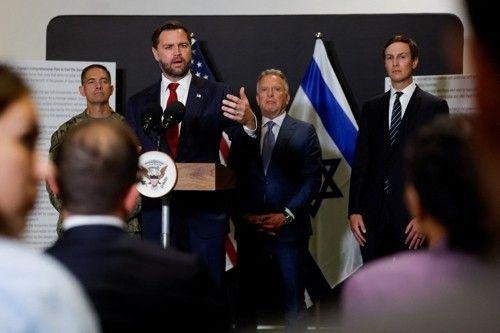 이스라엘 민군협력센터(CMCC) 개소식에서 기자회견하는 밴스 미국 부통령