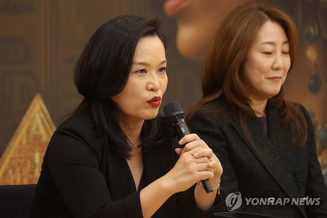 인사말하는 임세경 소프라노