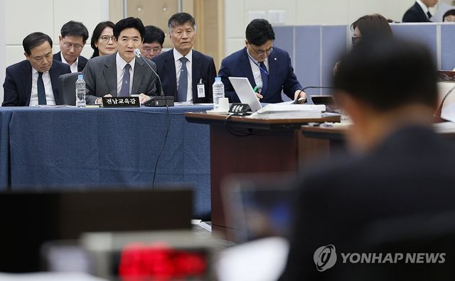 답변하는 전남교육감