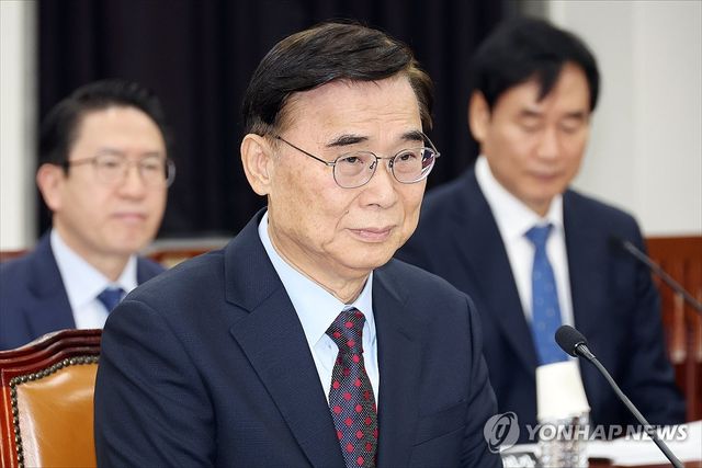 국회 정보위 출석한 이종석 국정원장