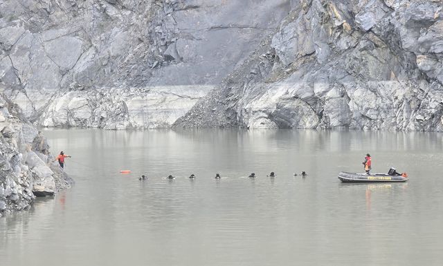 보령 채석장 웅덩이 추락 트럭기사 수색 사흘째