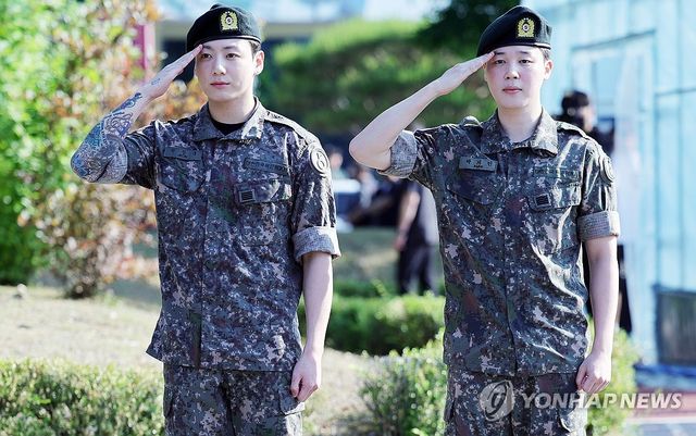 BTS 지민·정국 전역 신고