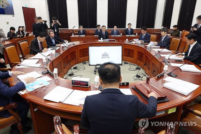 정보위원회 전체회의