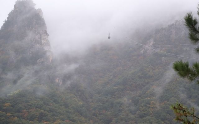 짙은 운해와 설악산 단풍