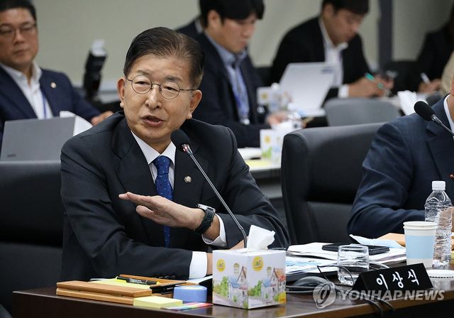 질의하는 이상식 의원