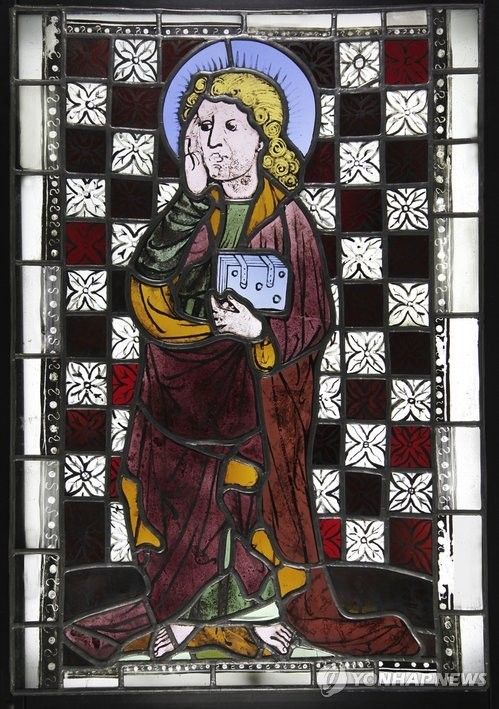 세례 요한 스테인드글라스. 체코 보헤미아 유리