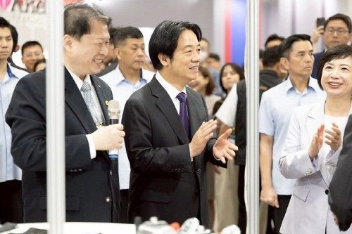 라이칭더 대만 총통(가운데)