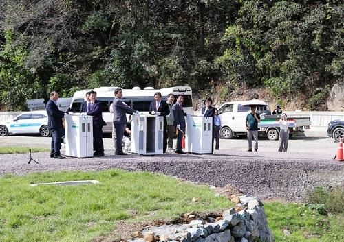 황새들이 보관돼 있던 케이지