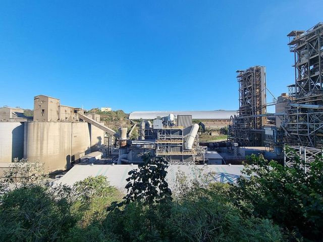 삼표시멘트 삼척공장의 소성로와 냉각 설비 장치