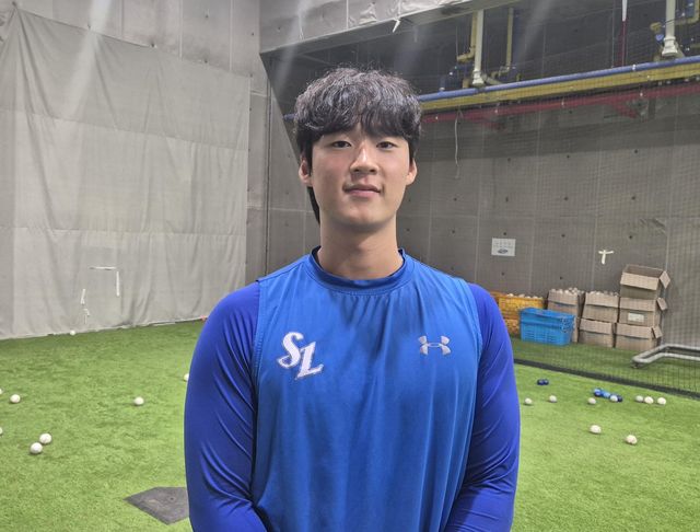 인터뷰하는 이호성