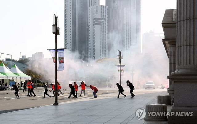 현대백화점 울산동구점에서 열린 '2023년 재난대응 안전한국훈련'