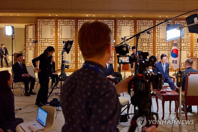 CNN과 인터뷰하는 이재명 대통령