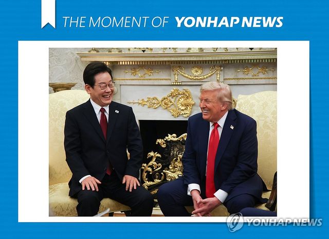 [모멘트] 함께 웃는 이재명 대통령과 트럼프 대통령