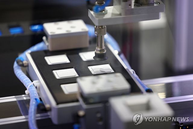 '세미콘 코리아 2025'에 전시된 반도체 장비