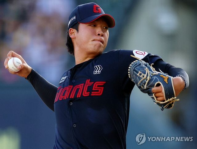 역투하는 이민석