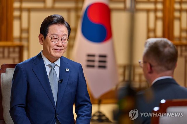 CNN과 인터뷰하는 이재명 대통령