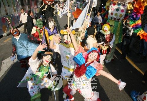 서울연극제 개막 거리행진