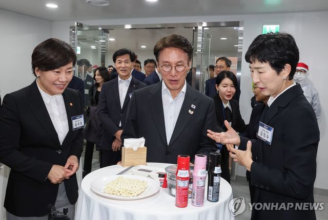 불닭볶음면 살펴보는 김민석 총리