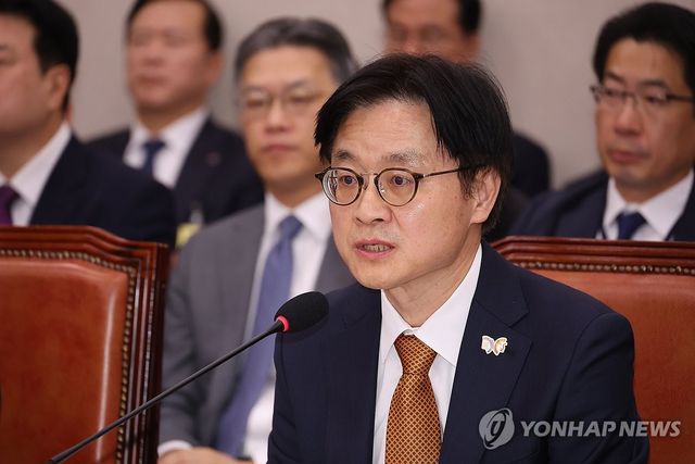 답변하는 김정관 산업통상부 장관