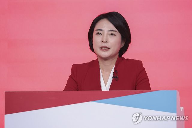 발언하는 손수조 후보